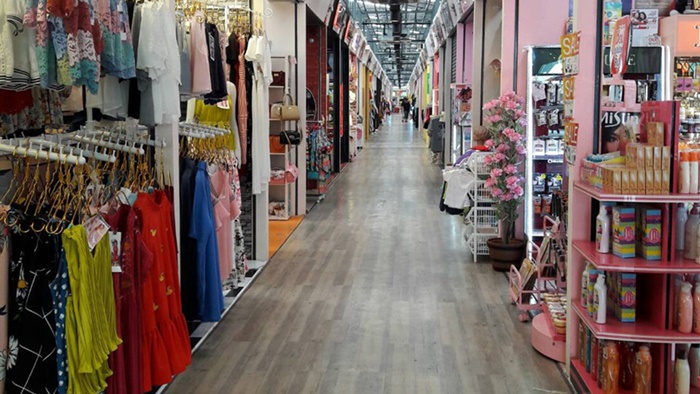 Shopping mall